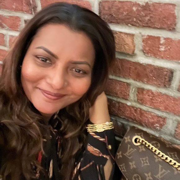 Meet your Posher, Saima - Picture 1 of 1